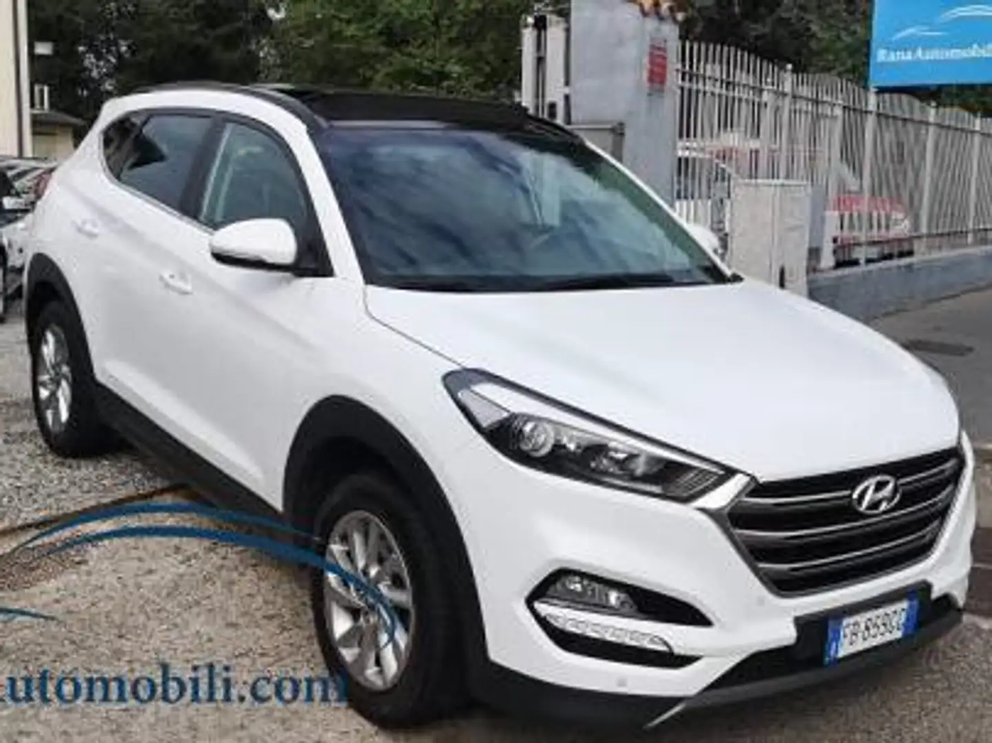 Hyundai TUCSON 1.7 crdi Xpossible Tetto Apribile Panoramico Eu6 Blanc - 2