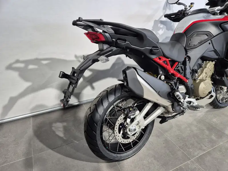 Ducati Multistrada V4 - foto 5
