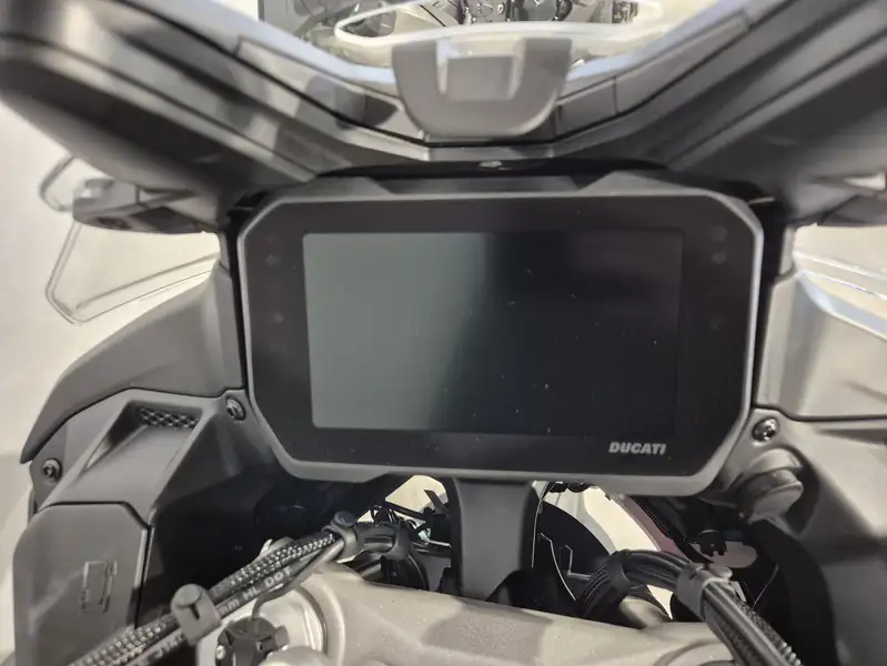 Ducati Multistrada V4 - foto 7