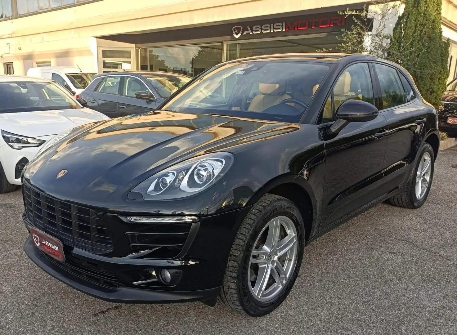Porsche Macan 2.0 252cv pdk Noir - 1