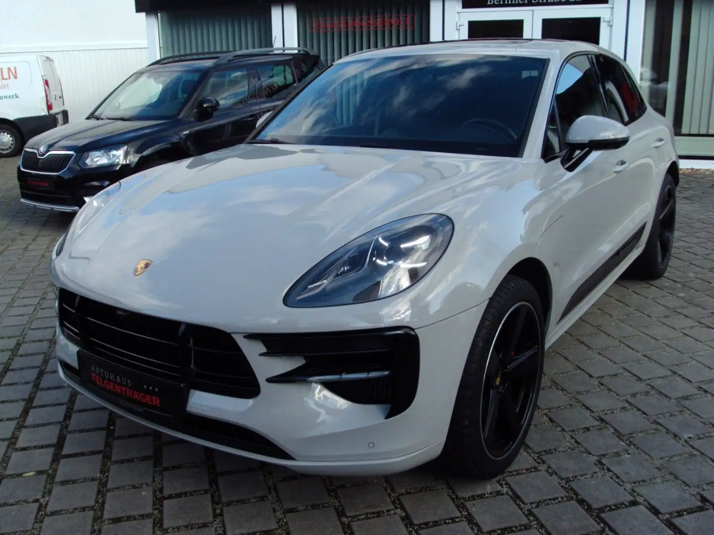 Porsche Macan GTS Grau - 1