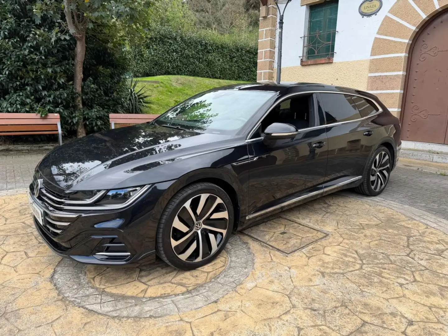 Volkswagen Arteon Shooting Brake 2.0TDI R-Line DSG7 110kW Schwarz - 1