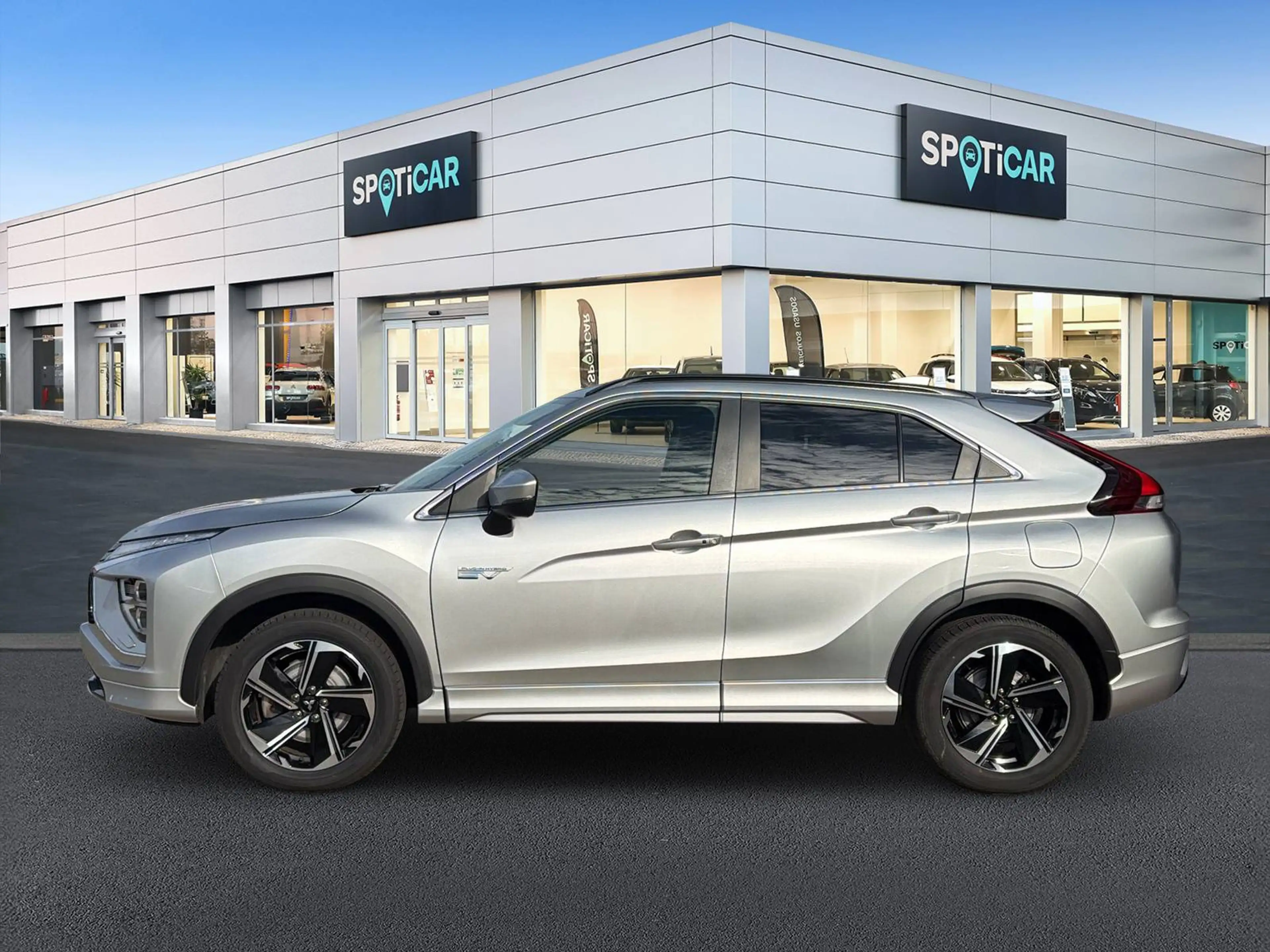 Mitsubishi Eclipse Cross Plus Select Black Hybrid 4WD — photo 2