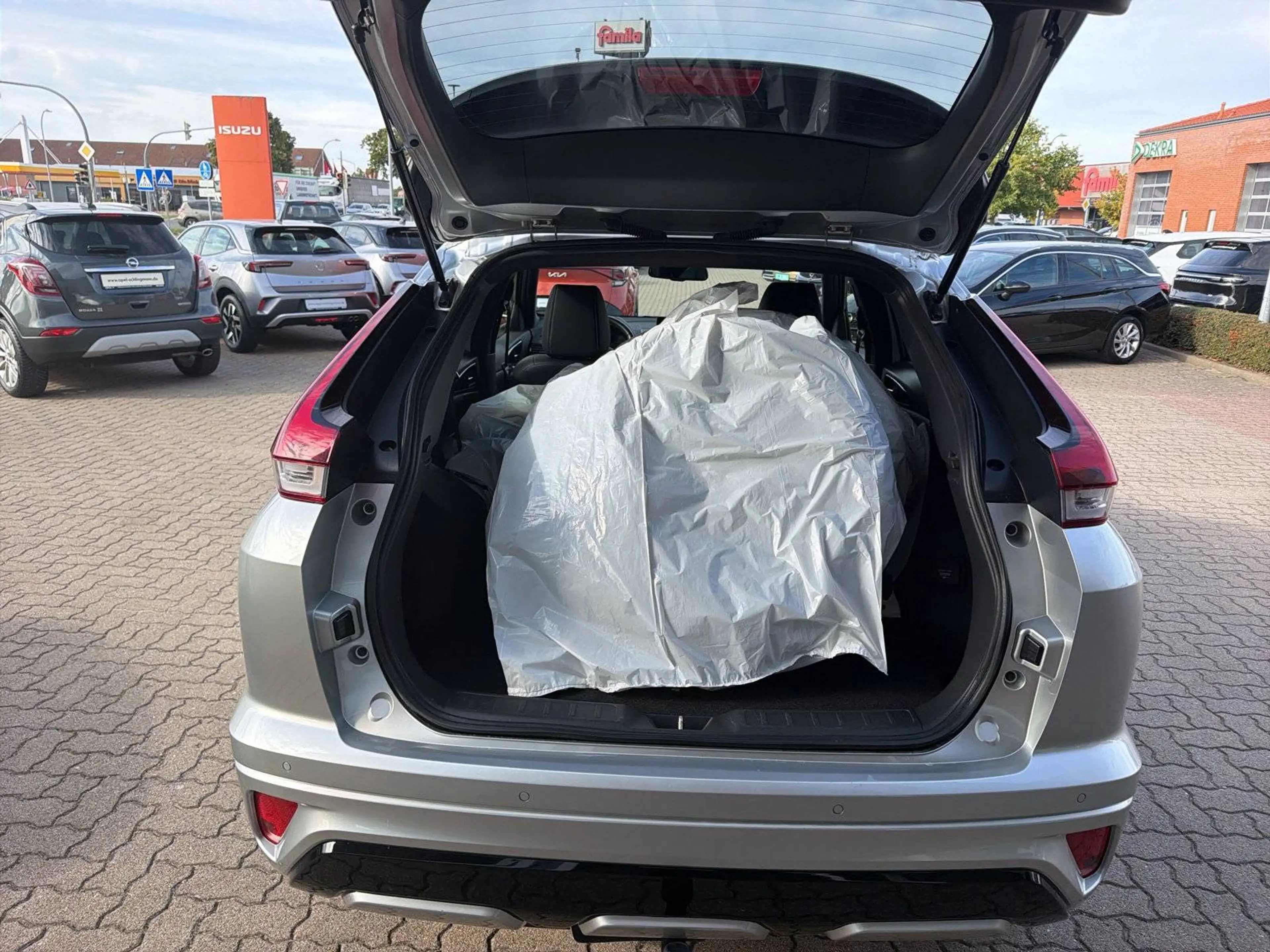 Mitsubishi Eclipse Cross Plus Select Black Hybrid 4WD — photo 10