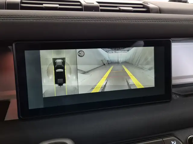 Land Rover Defender view 14