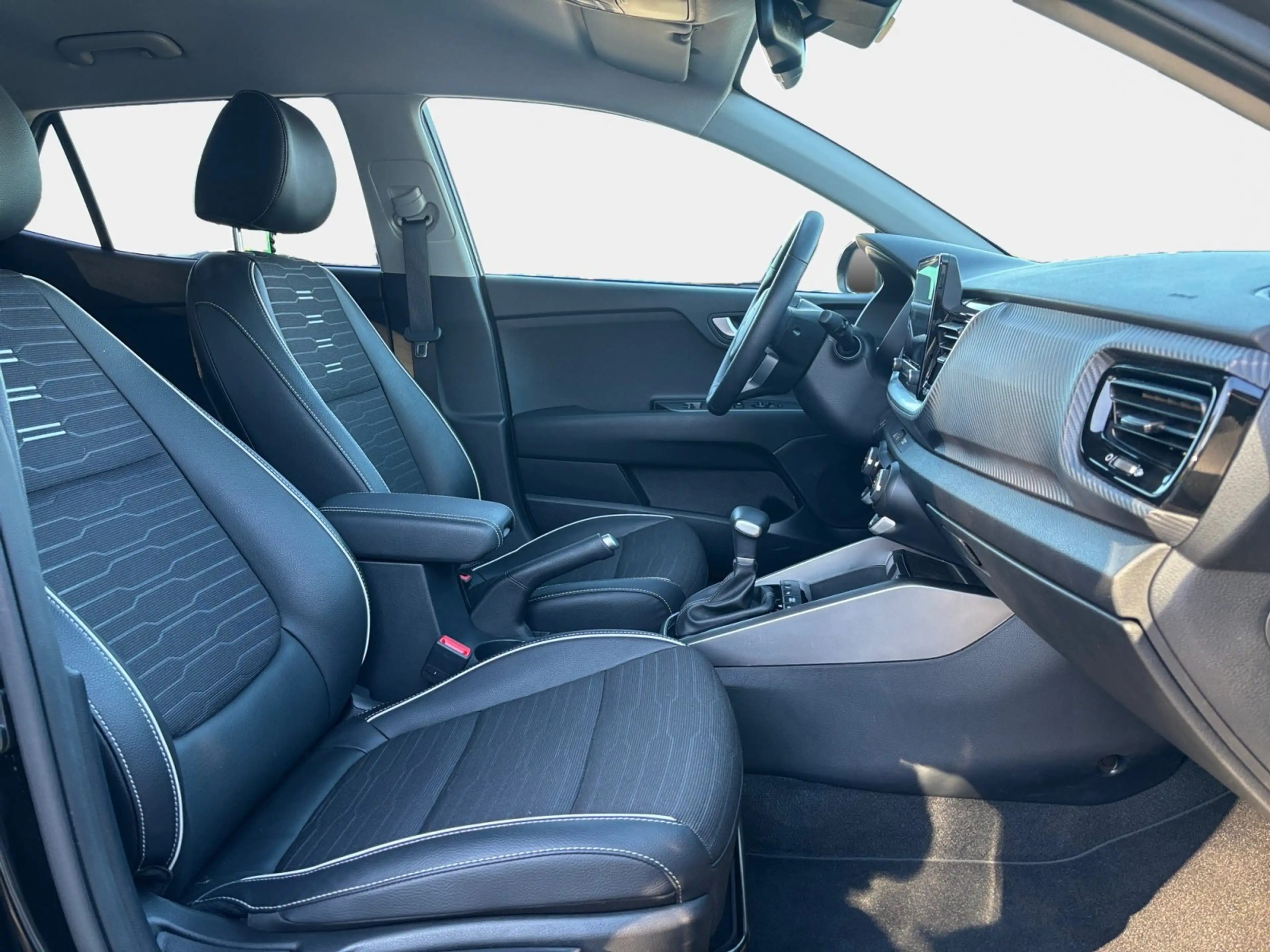 Kia Stonic 1.0 GT-Line DCT+LED+Navi+Kamera+ACC — photo 12