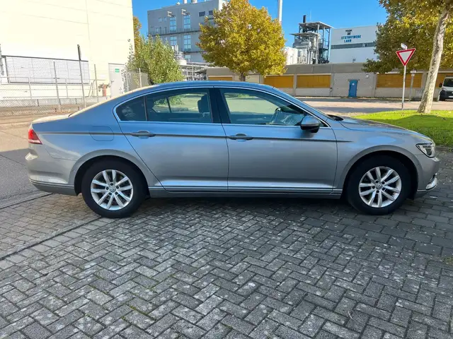Volkswagen Passat 1.6 TDI DSG *limo*Automatik*