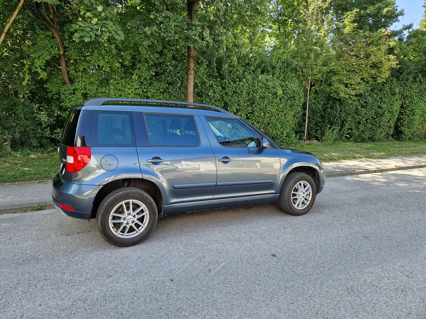 Skoda Yeti 1.4 TSI Cool Edition Grau - 1