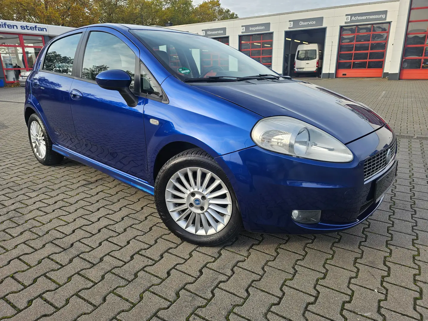 Fiat Grande Punto Grande Punto,1.4 16V,Klima,Alu,Tüv 06/2026 Blau - 1