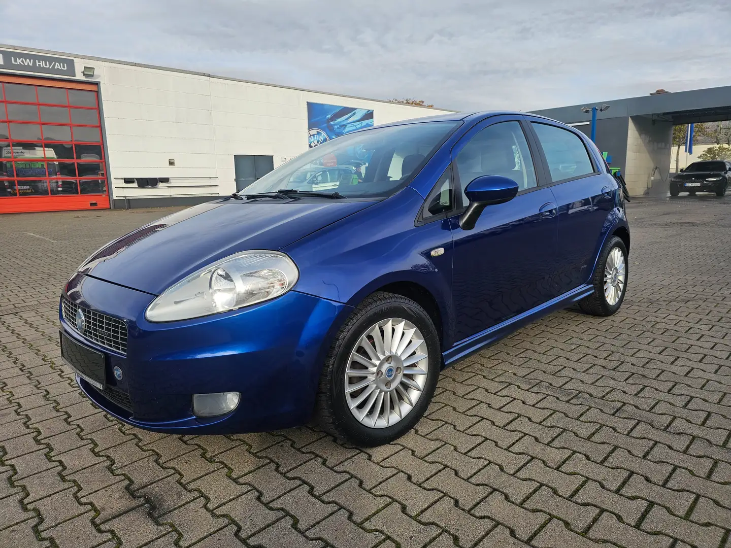 Fiat Grande Punto Grande Punto,1.4 16V,Klima,Alu,Tüv 06/2026 Blau - 2