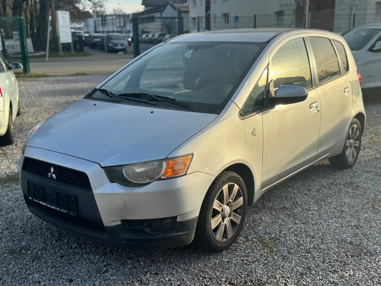 Mitsubishi Colt Lim. 5-trg. Invite / TÜV 07/2027/KLIMA/ Silber - 1