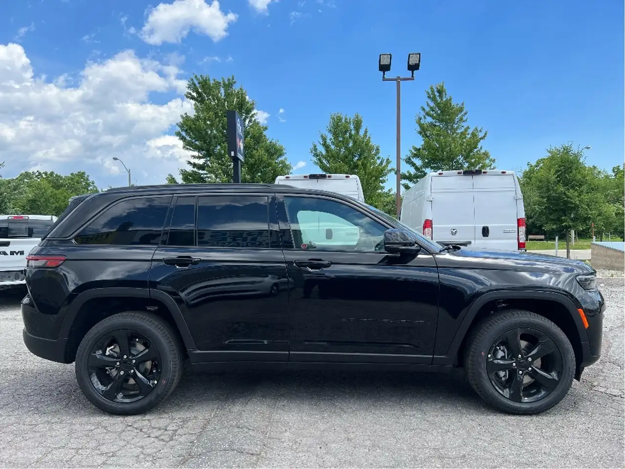 Jeep Grand Cherokee снимка Jeep Grand Cherokee