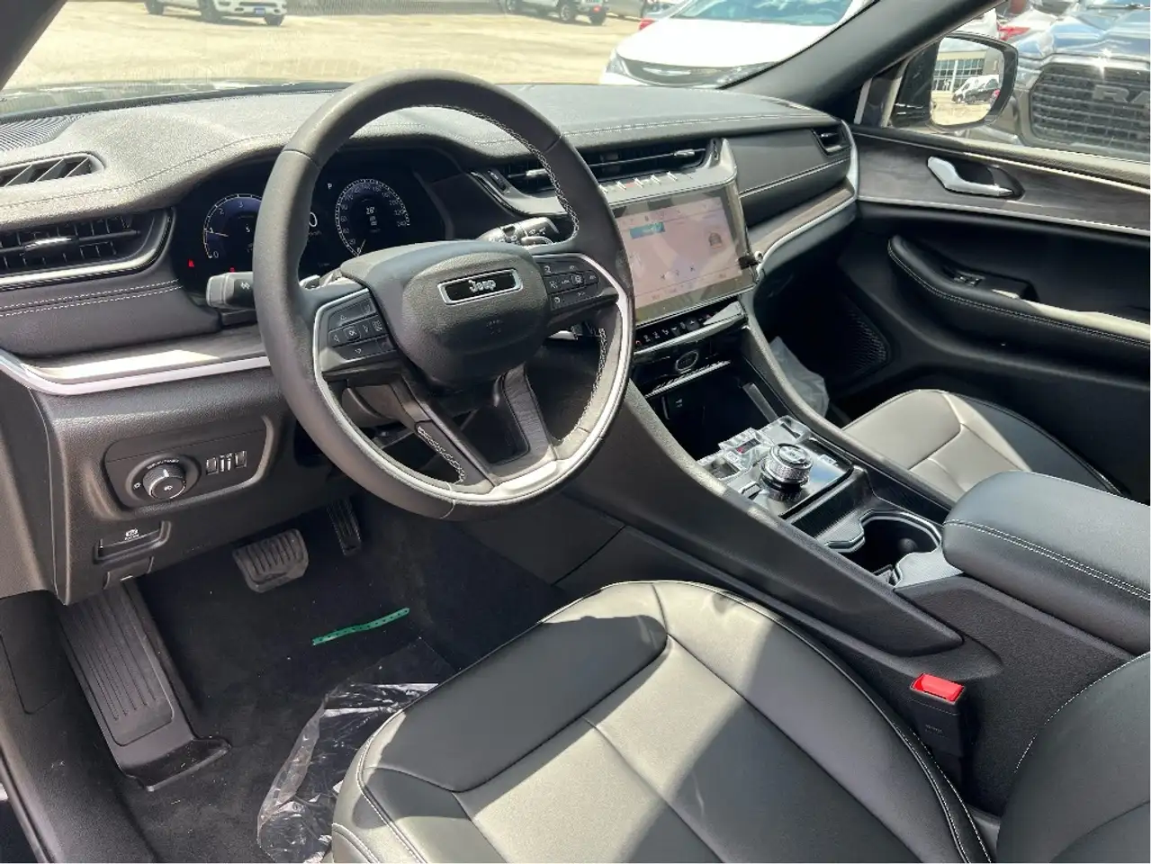 Jeep Grand Cherokee снимка Jeep Grand Cherokee