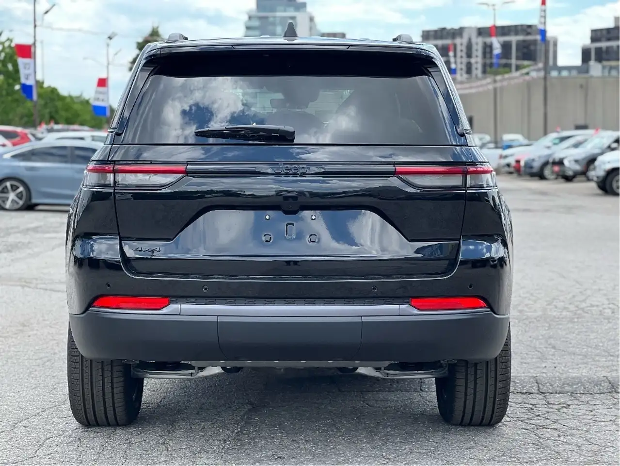 Jeep Grand Cherokee снимка Jeep Grand Cherokee