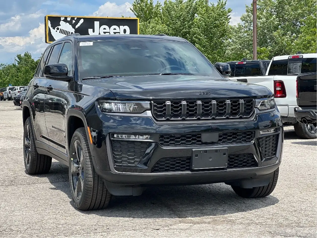 Jeep Grand Cherokee снимка Jeep Grand Cherokee