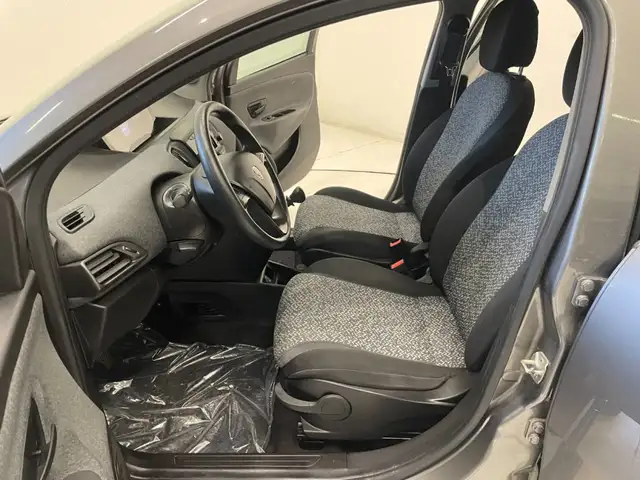 Lancia Ypsilon view 6