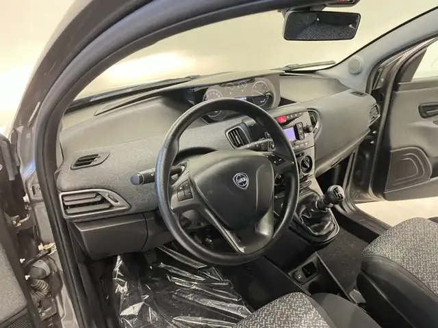 Lancia Ypsilon view 15