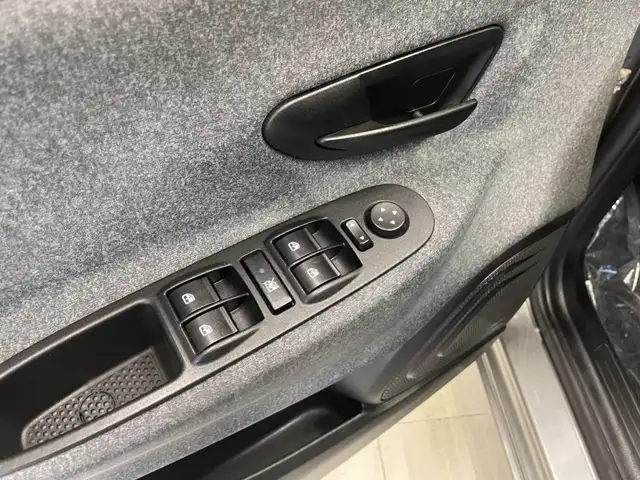 Lancia Ypsilon view 14