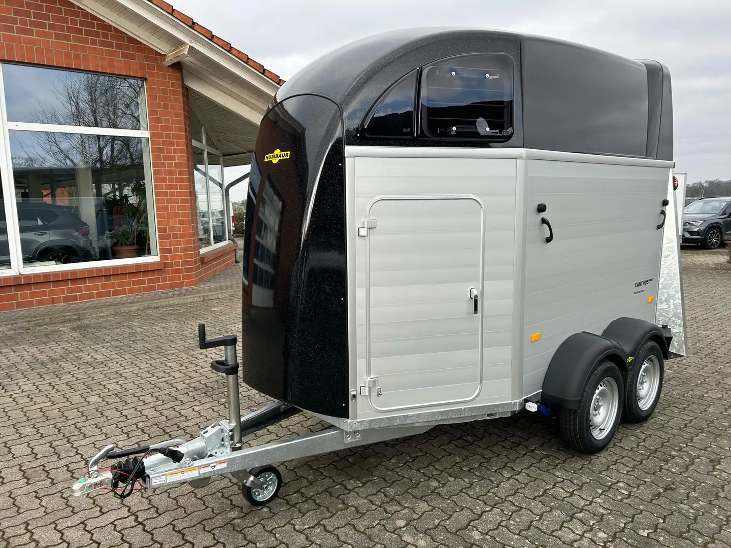 Humbaur Pferdeanhänger Xanthos Aero 2400 2,4t 100km/h H... - 1