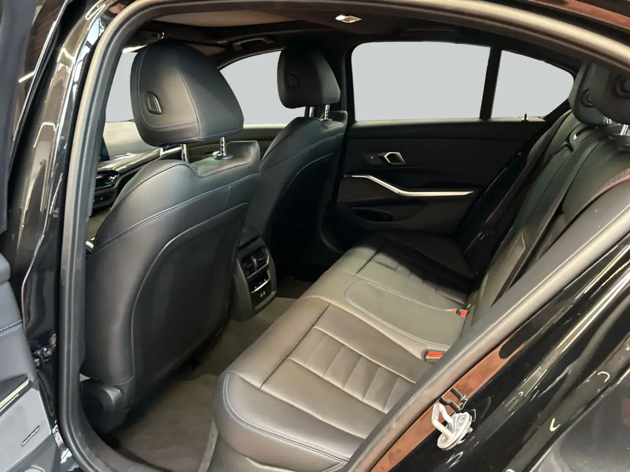 BMW 330 i xDrive Aut. 13