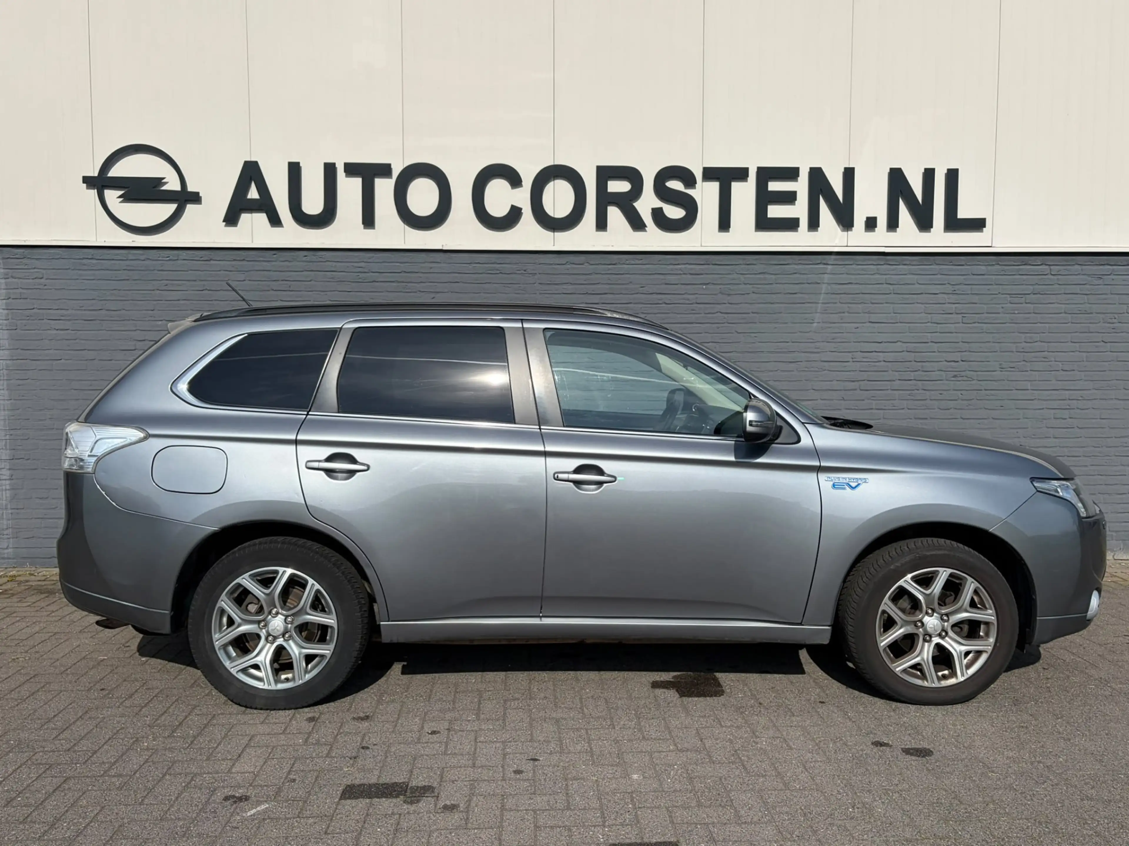 Mitsubishi Outlander 2.0I PHEV Instyle Leder Schuifdak Trekhaak Navi Ec — photo 5