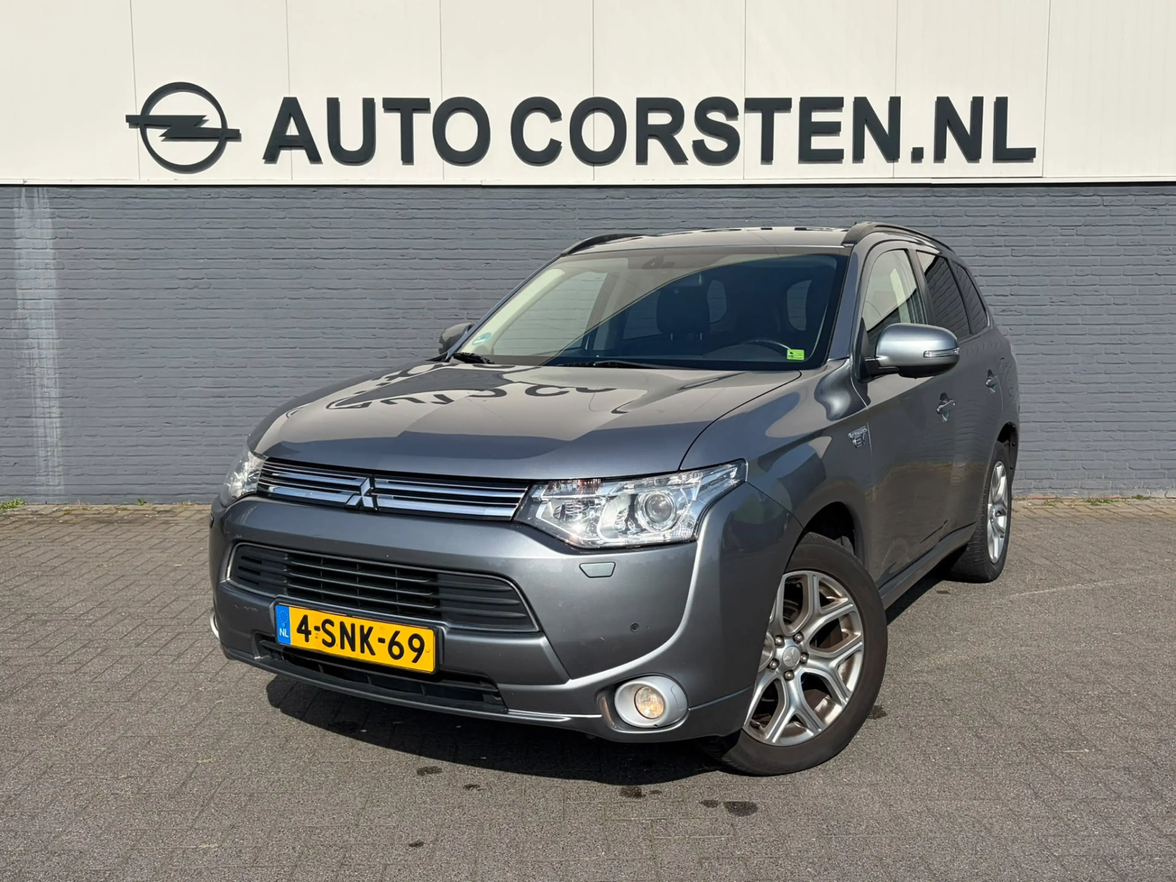Mitsubishi Outlander 2.0I PHEV Instyle Leder Schuifdak Trekhaak Navi Ec