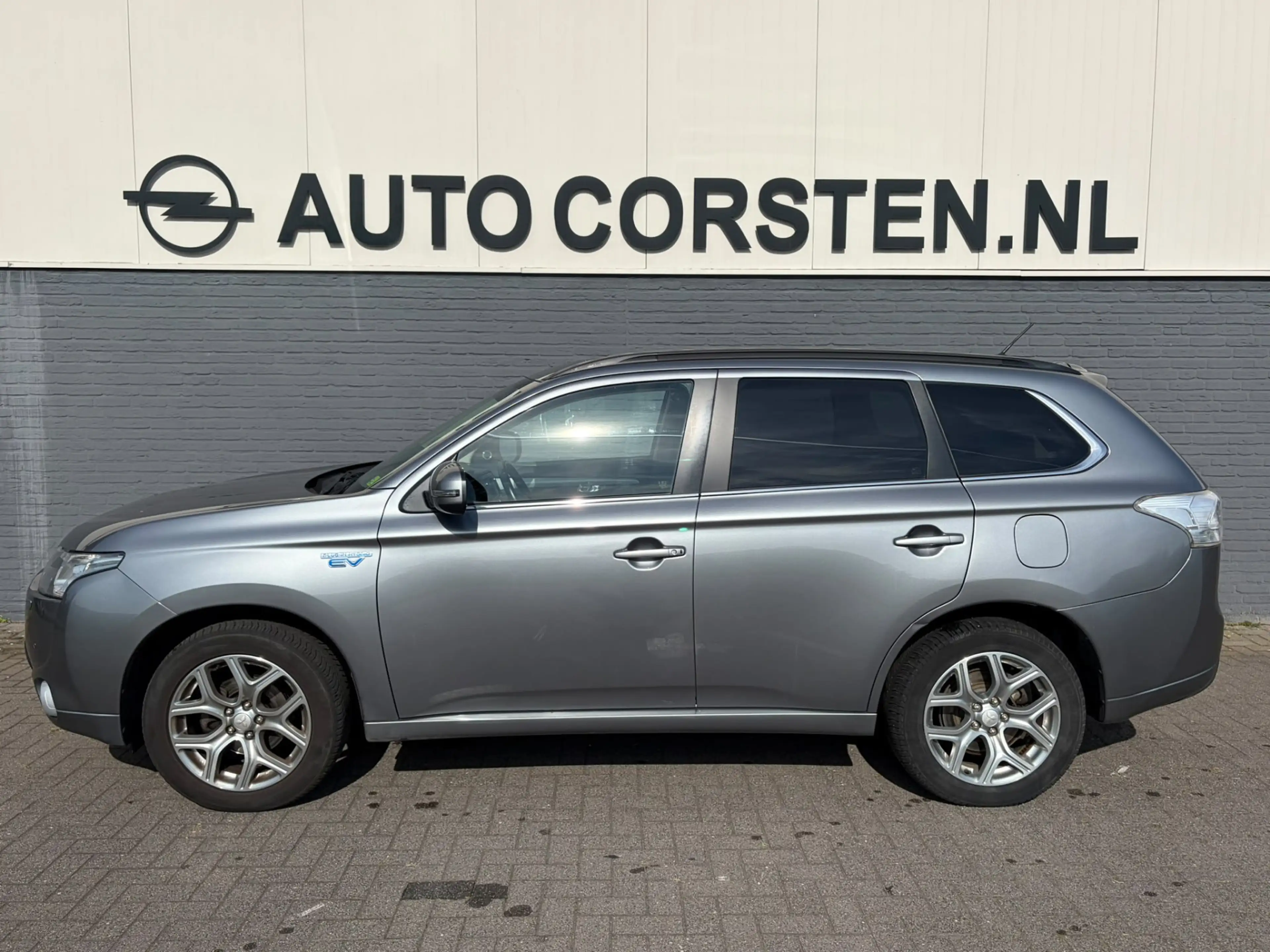 Mitsubishi Outlander 2.0I PHEV Instyle Leder Schuifdak Trekhaak Navi Ec — photo 2