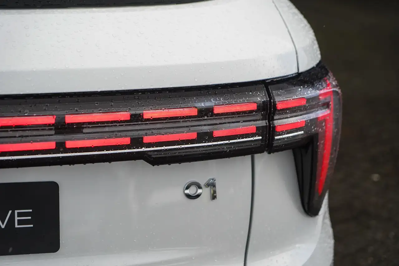 Lynk & Co 01
