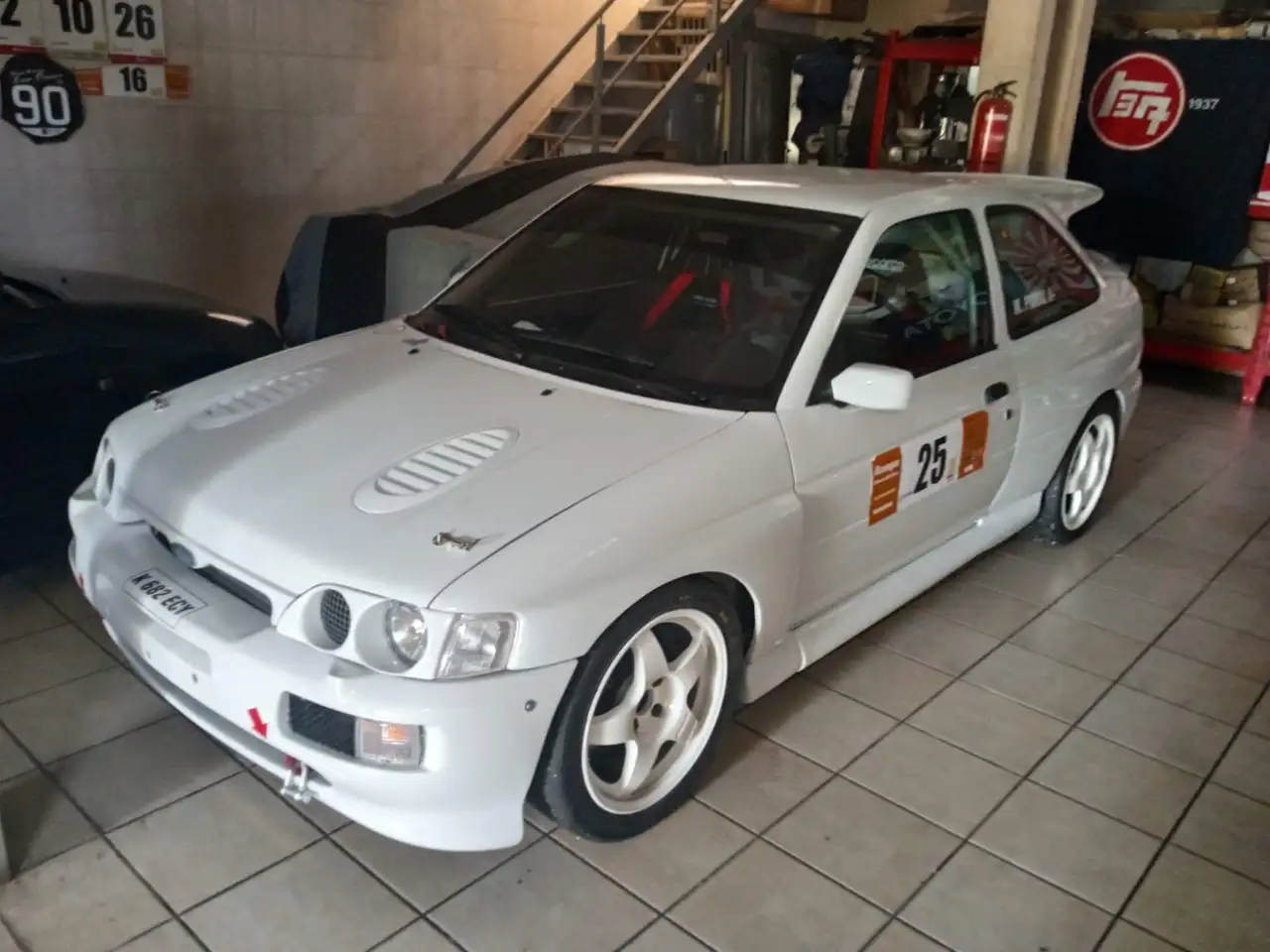 Ford Escort RS Cosworth Motorsport "909", foto 3