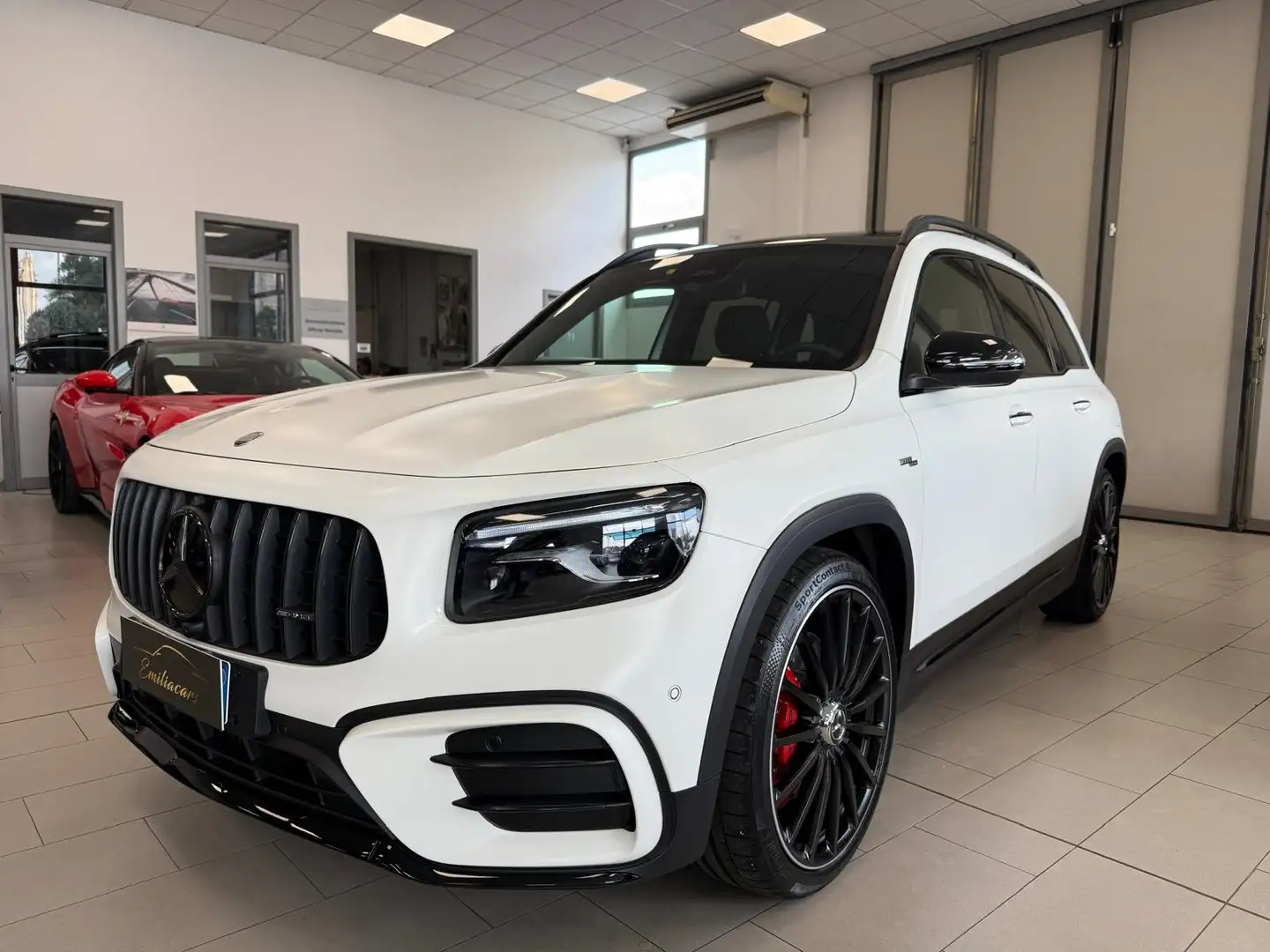 Mercedes-Benz GLB 35 AMG Premium Plus 4matic auto Wit - 1