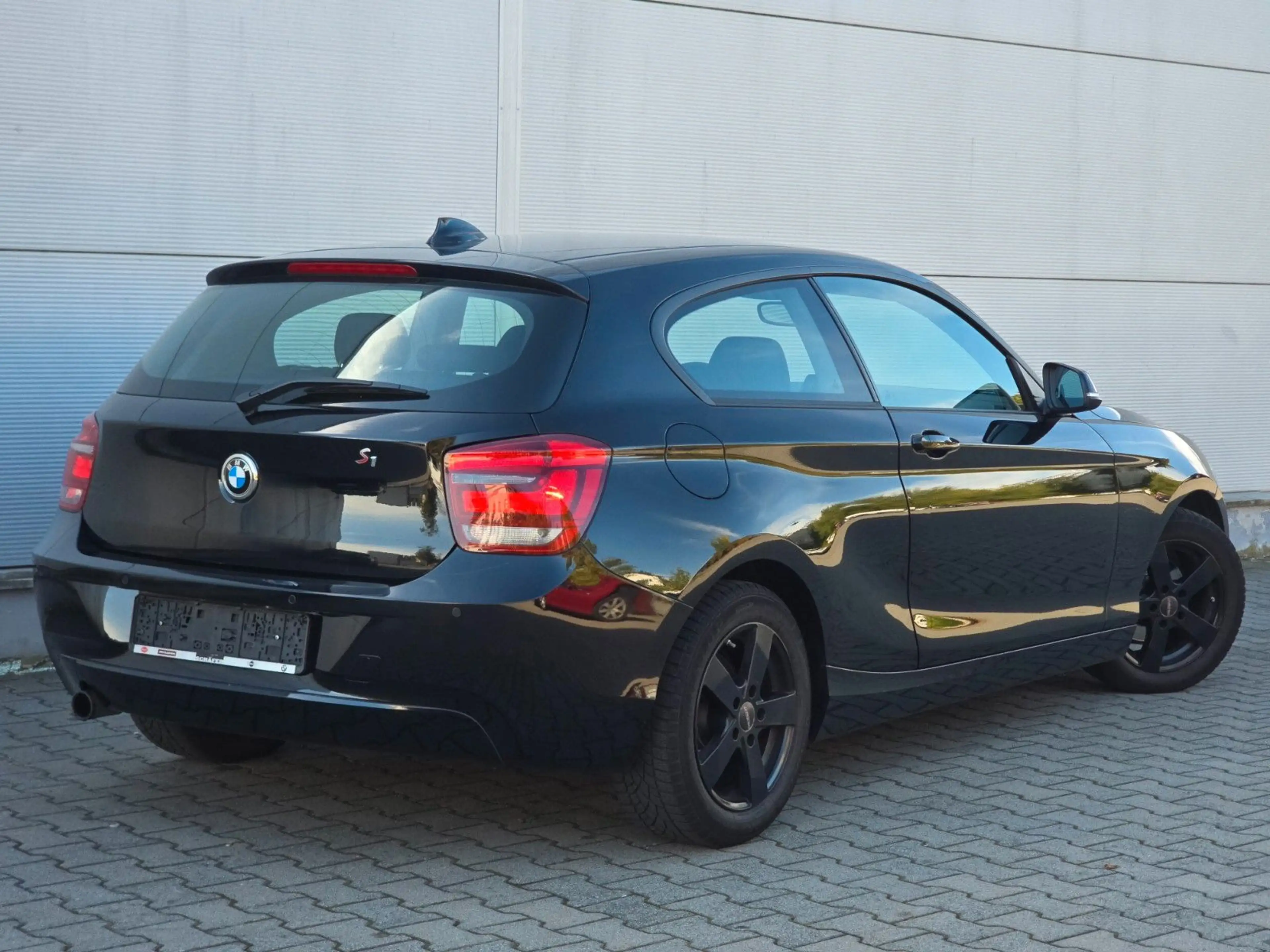 BMW 114 i Urban Line — photo 7