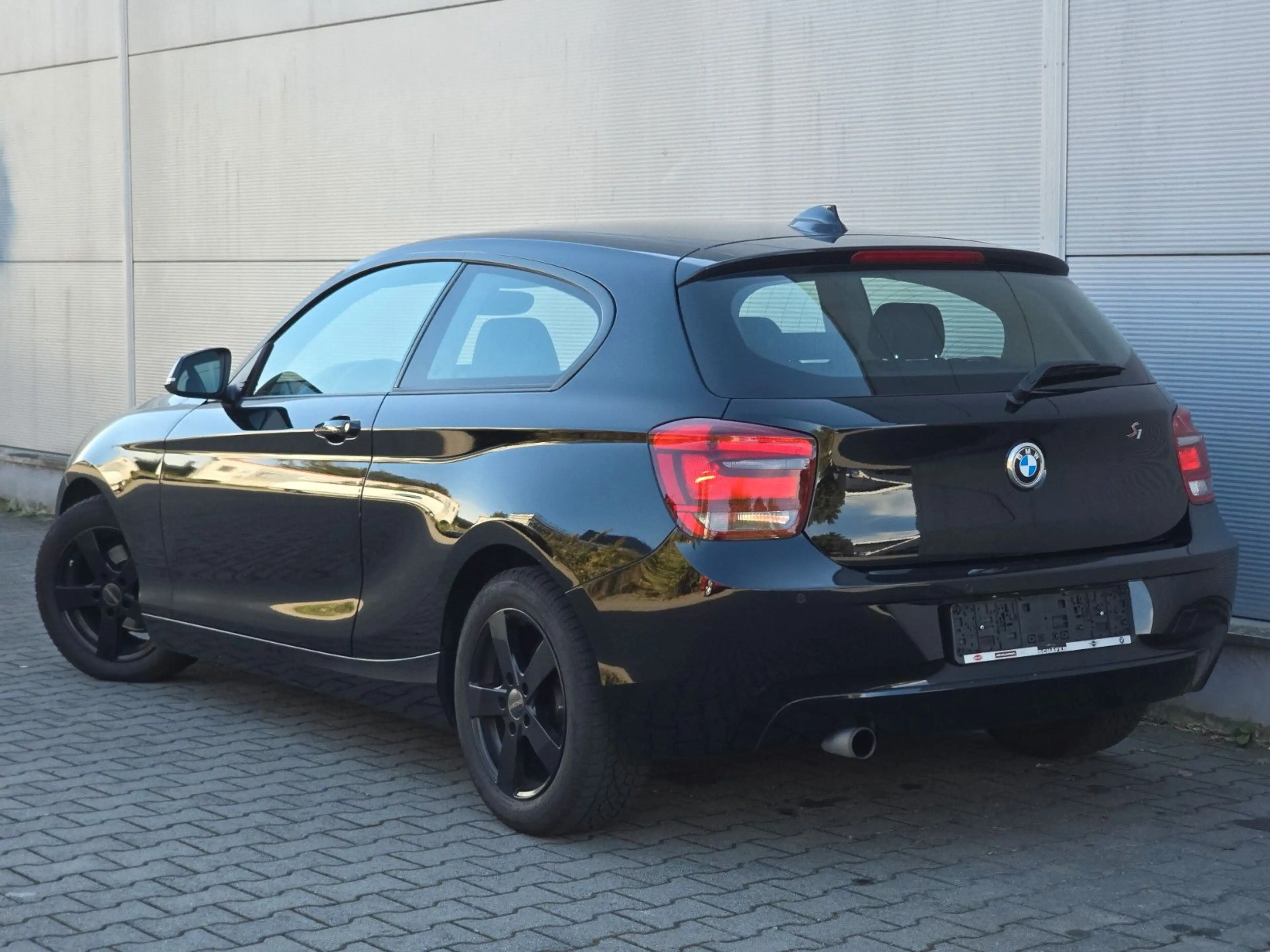 BMW 114 i Urban Line — photo 5