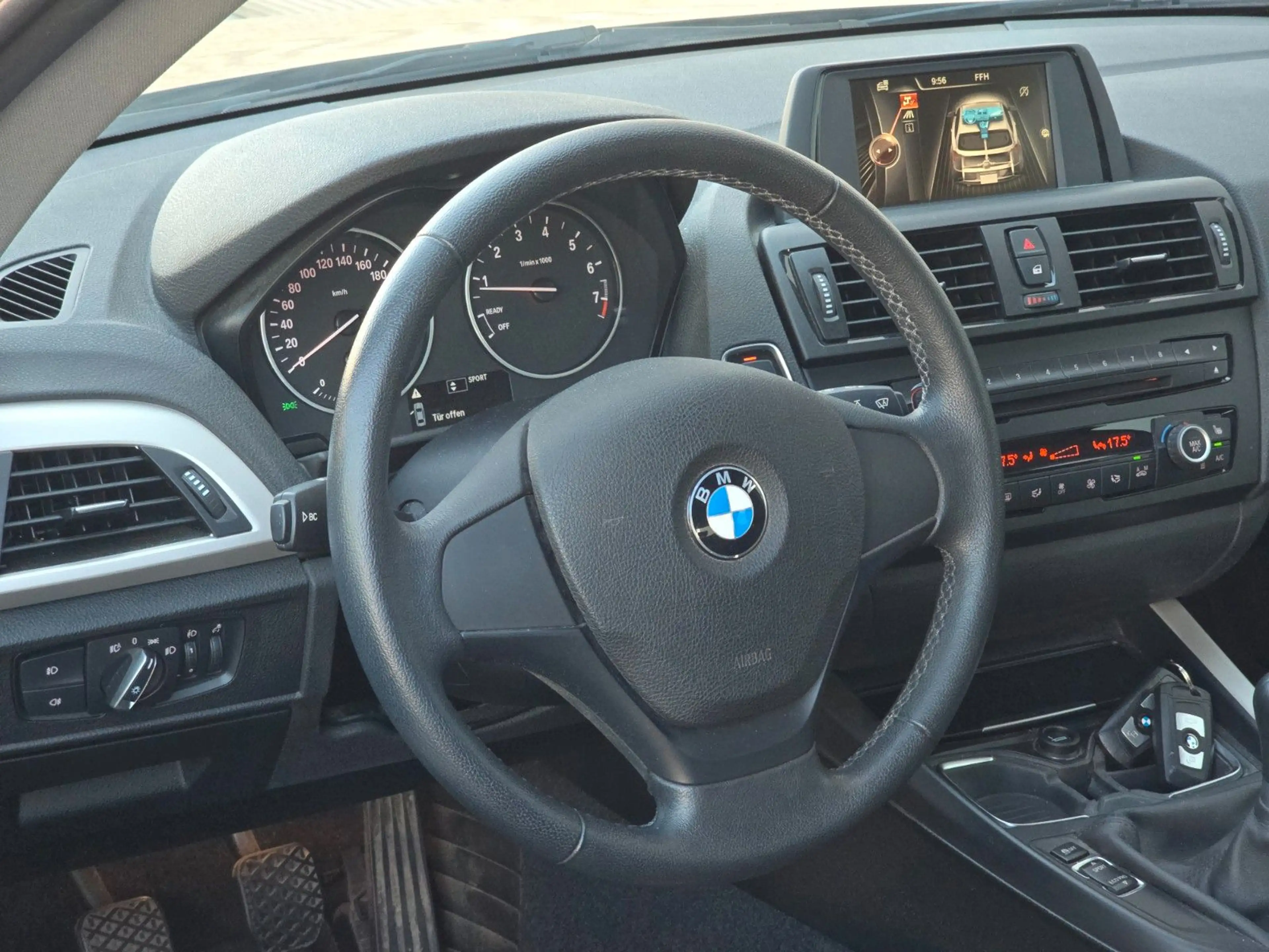 BMW 114 i Urban Line — photo 12