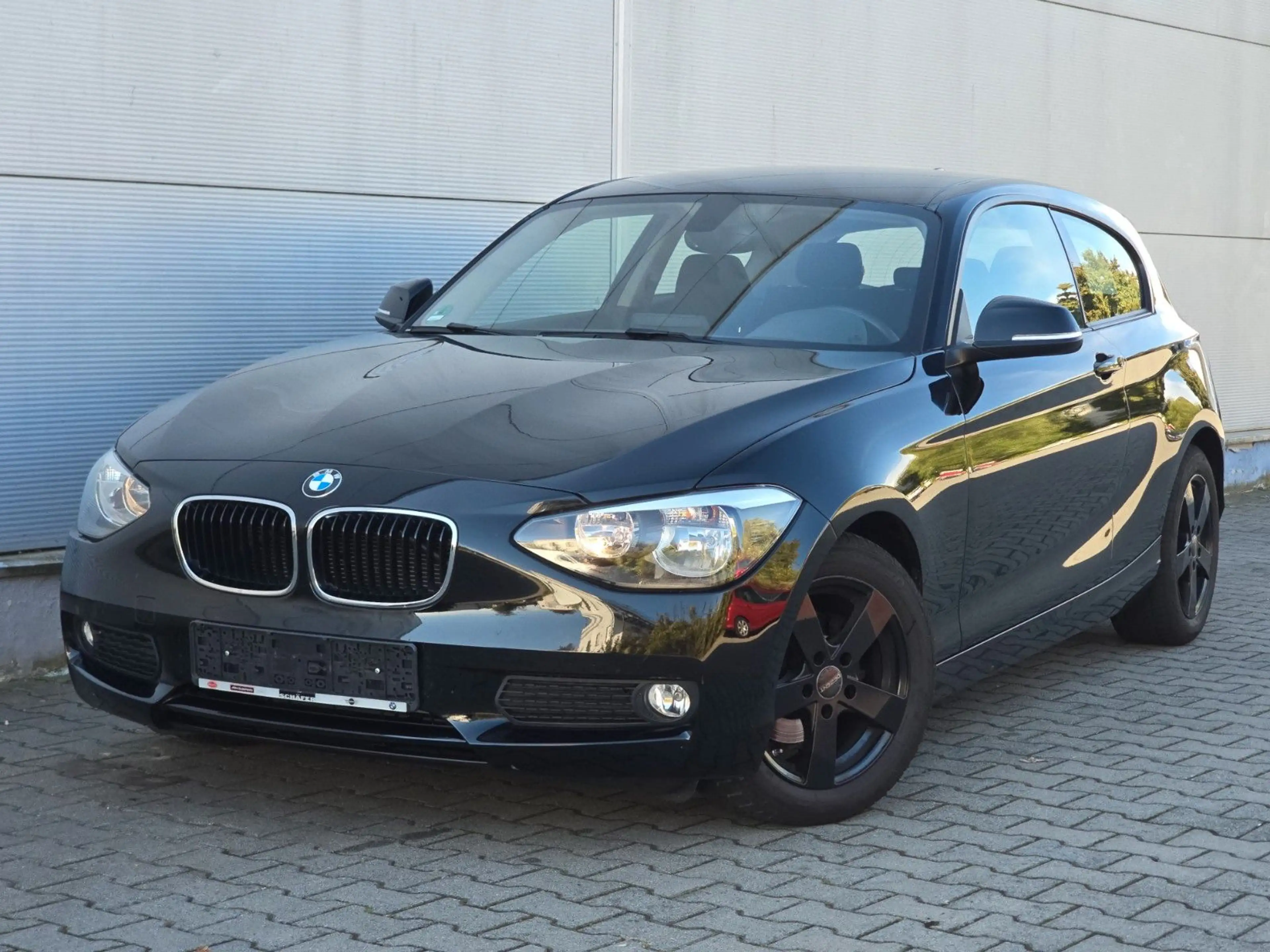 BMW 114 i Urban Line — photo 3