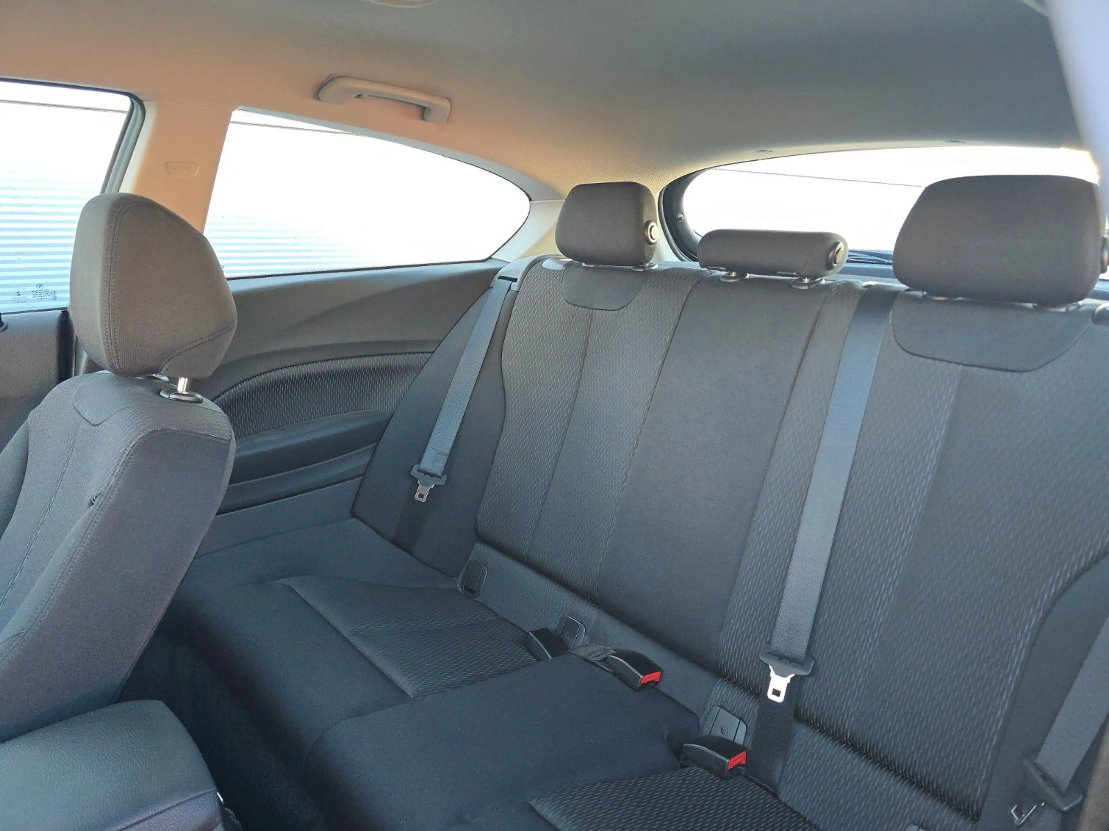BMW 114 i Urban Line — photo 10