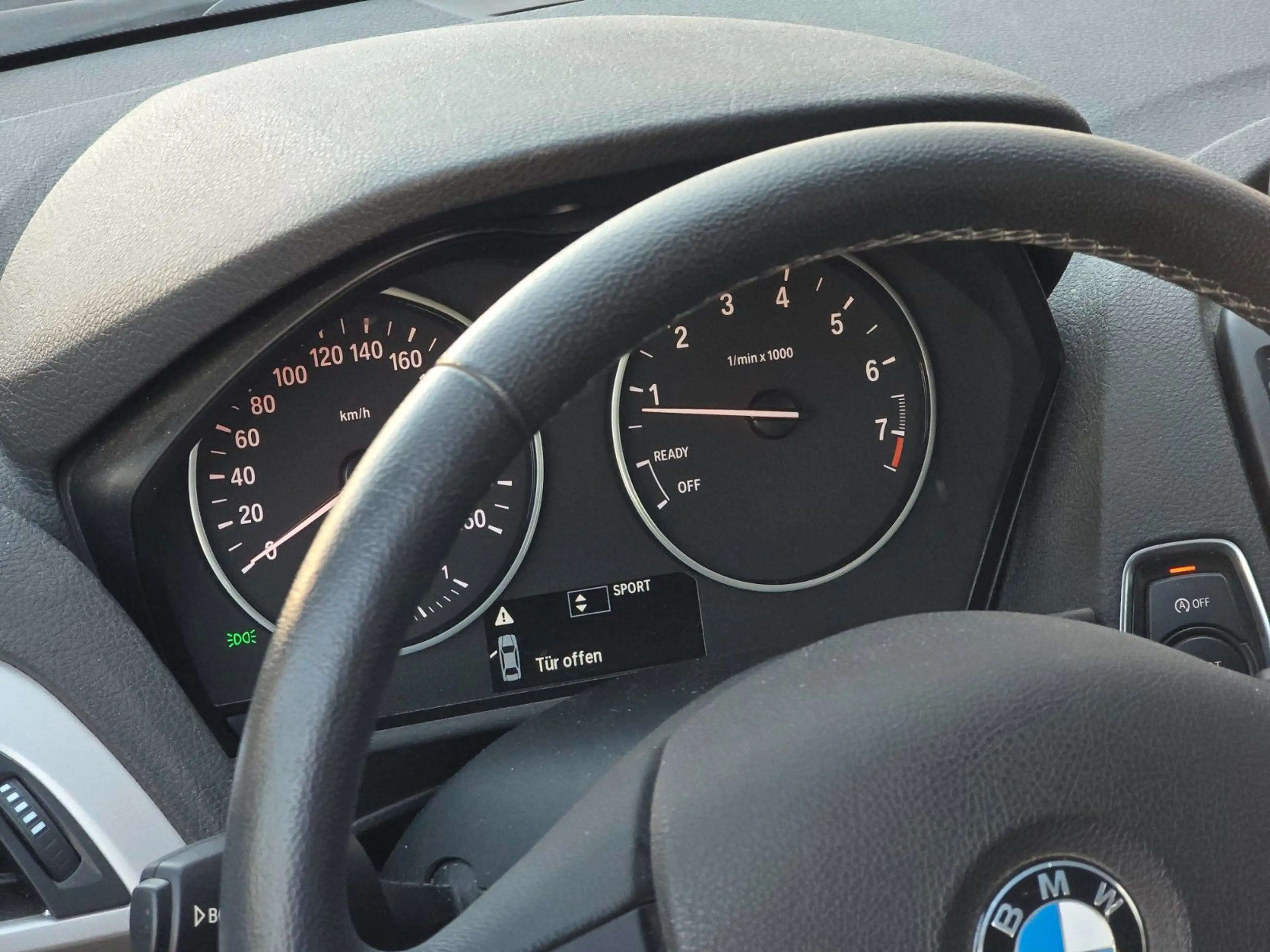 BMW 114 i Urban Line — photo 13