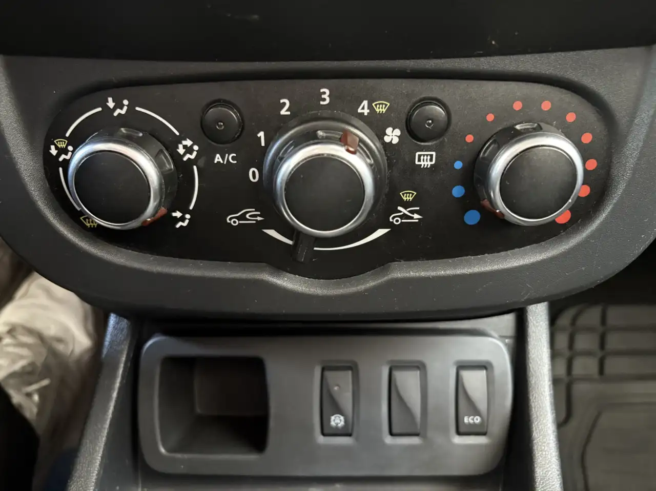 Dacia Duster — photo 12