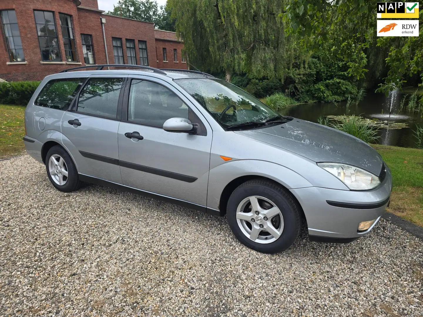 Ford Focus Wagon 1.6-16V Centennial Airco, Trekhaak, APK 14-0 Gris - 1