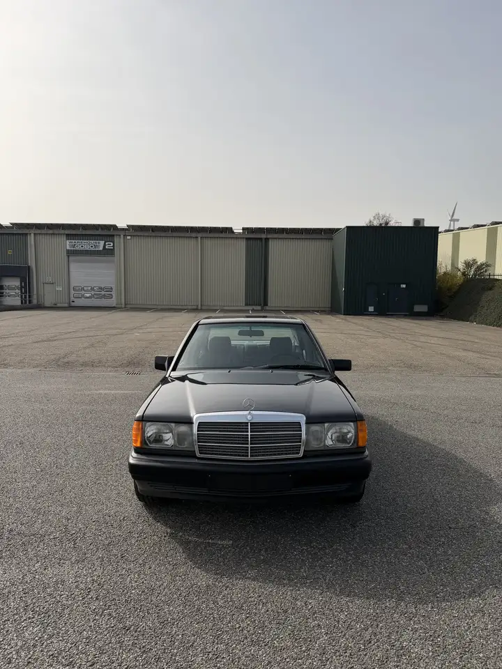Mercedes-Benz 190 E 1.8, foto 1