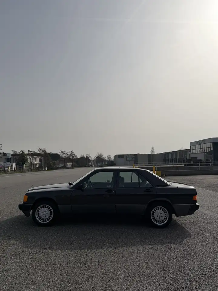 Mercedes-Benz 190 E 1.8, foto 2