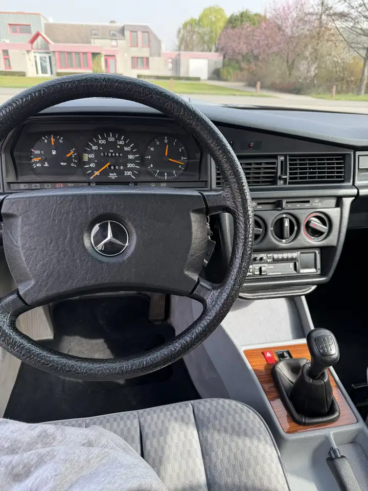 Mercedes-Benz 190 E 1.8, foto 7