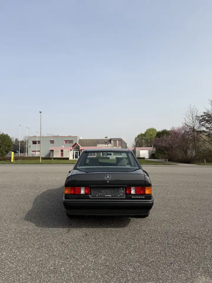 Mercedes-Benz 190 E 1.8, foto 3
