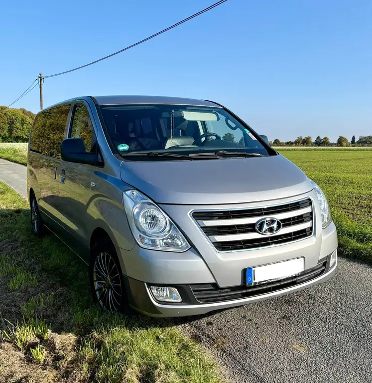 Hyundai H-1 2016 из Европы — купить под ключ