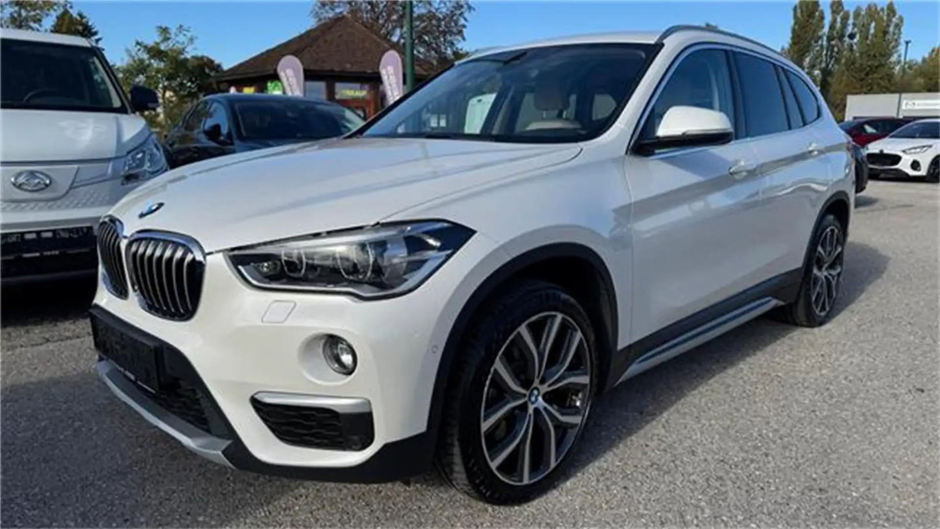 BMW X1 xDrive 20d xLine Aut. Allrad Automatik in tolle Weiß - 1