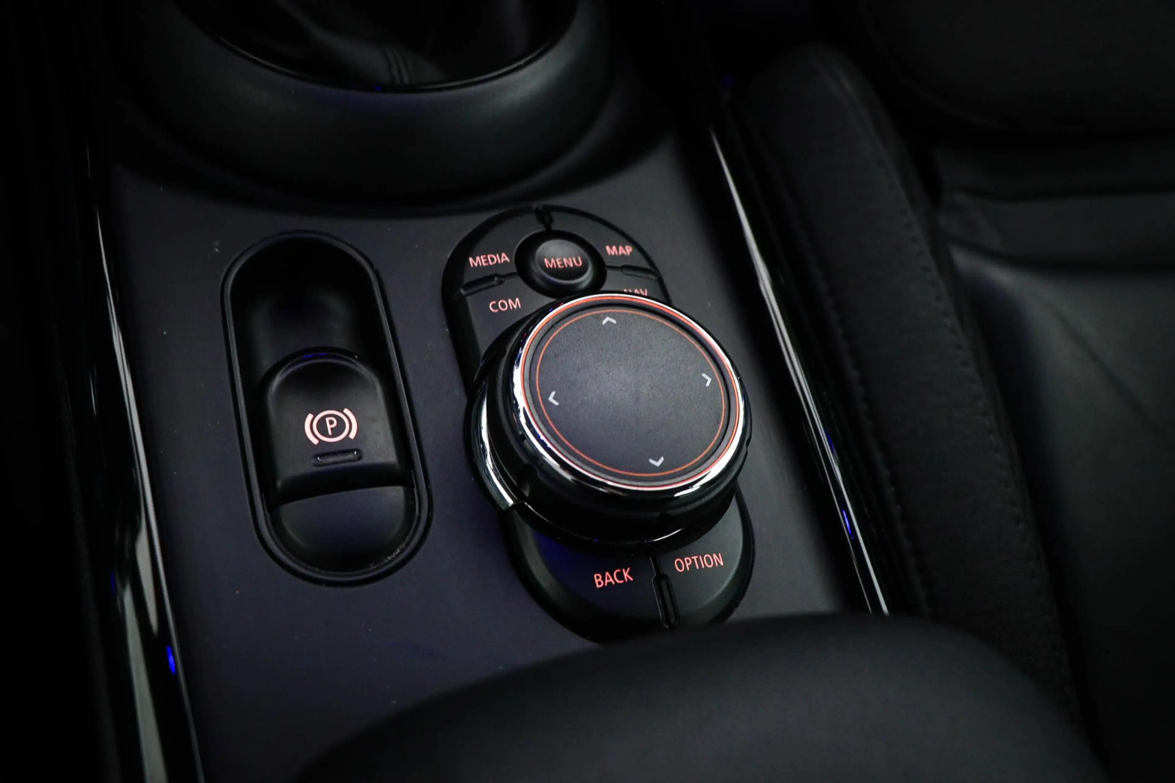 MINI Cooper Clubman 1.5 Business Edition | HALF LEDER | STOELVERWARMIN — photo 36