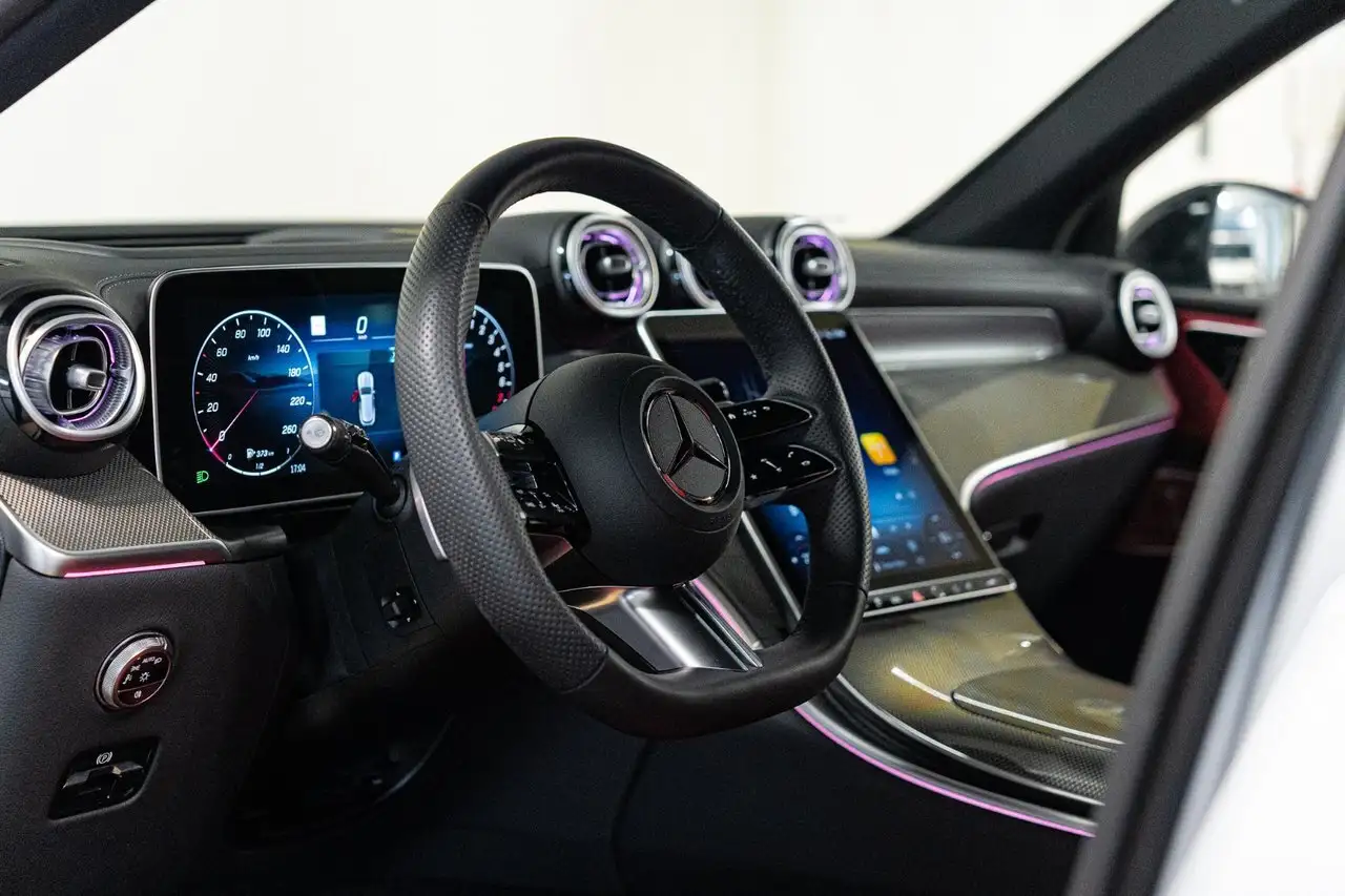 Mercedes-Benz GLC снимка Mercedes-Benz GLC