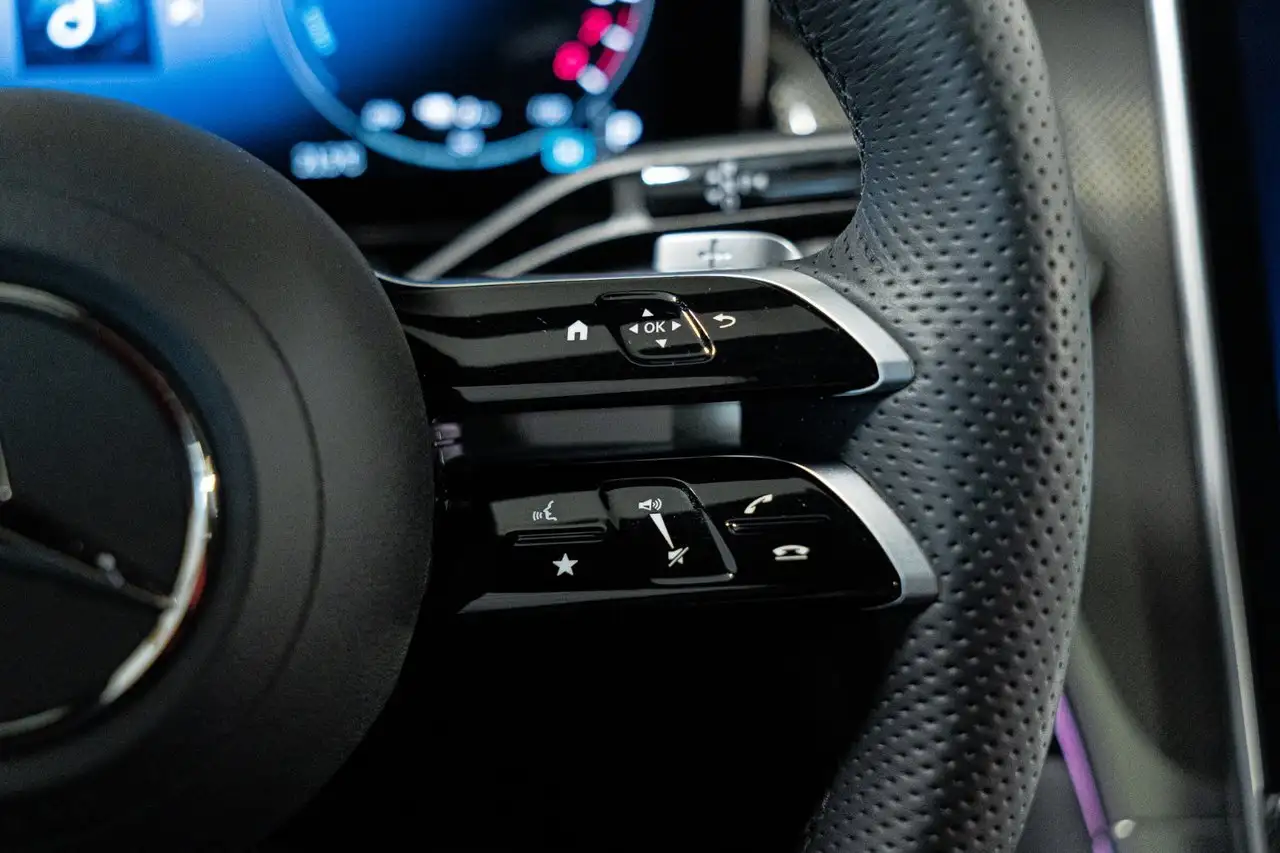 Mercedes-Benz GLC снимка Mercedes-Benz GLC