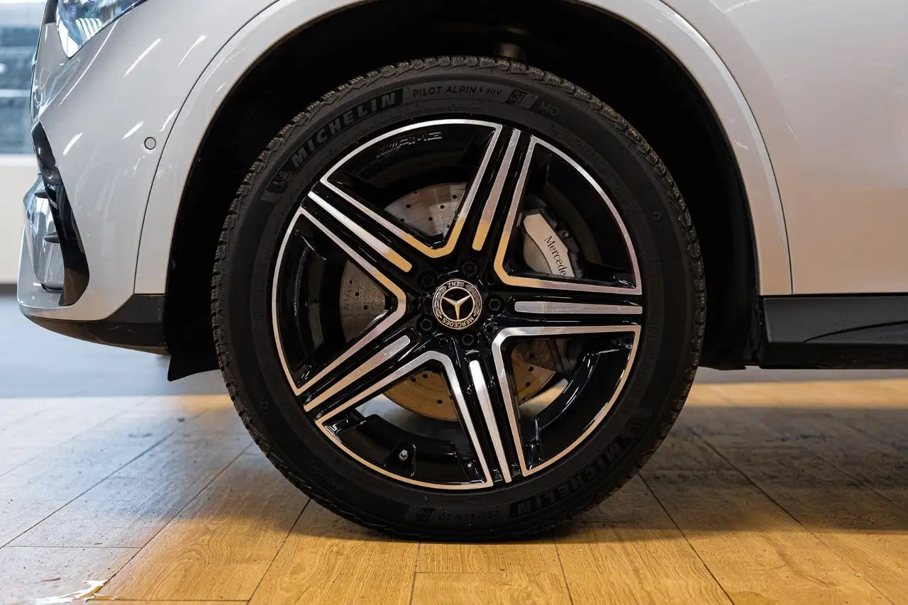Mercedes-Benz GLC снимка Mercedes-Benz GLC