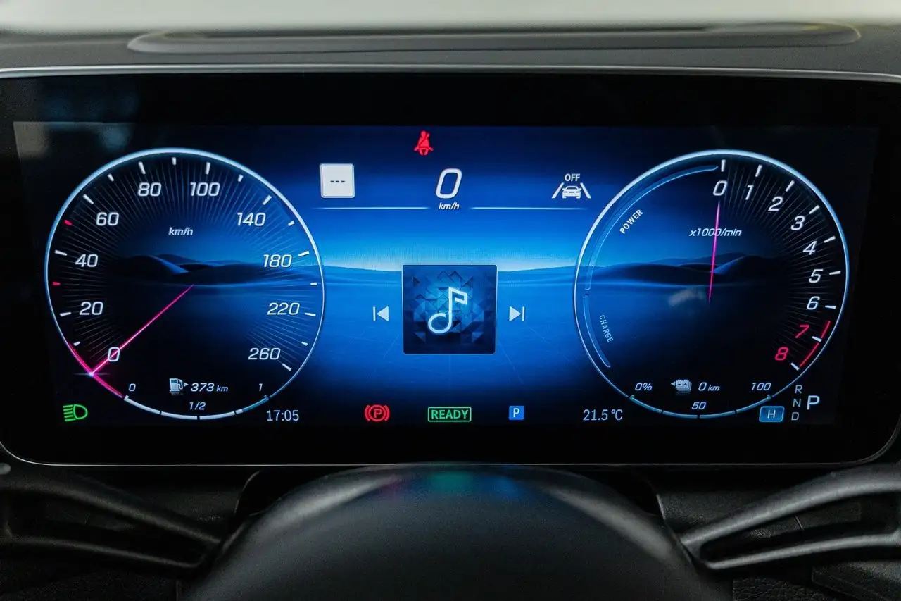 Mercedes-Benz GLC снимка Mercedes-Benz GLC