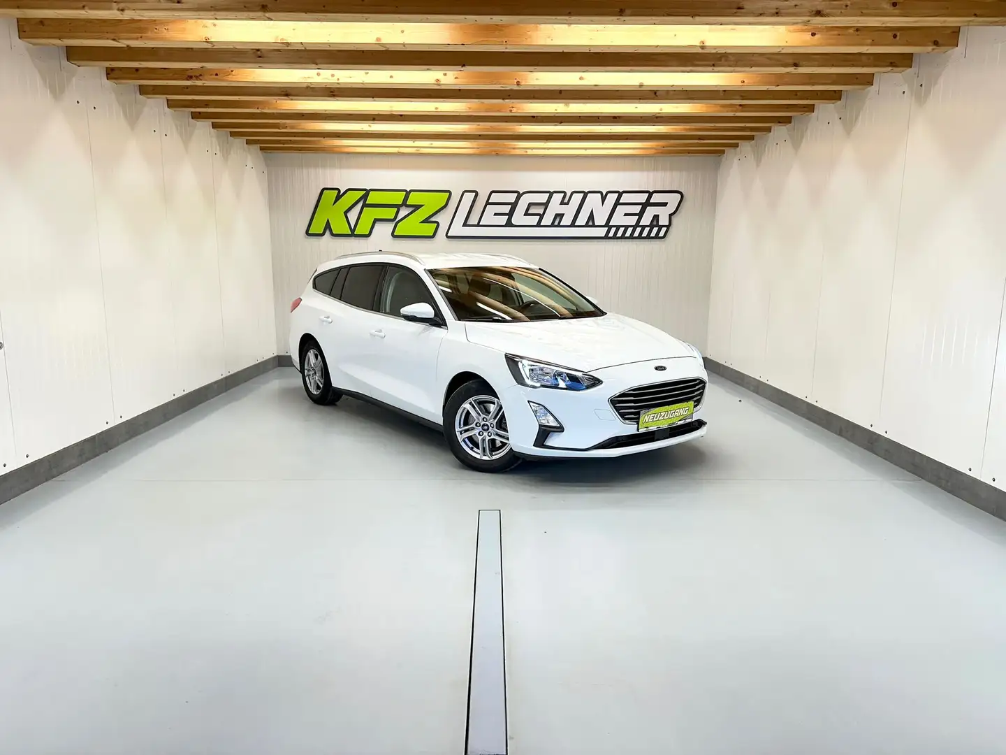 Ford Focus Turnier 1,5 ÉcoBl. "AHK*NAVI*TEMP*R-KAM" Weiß - 1